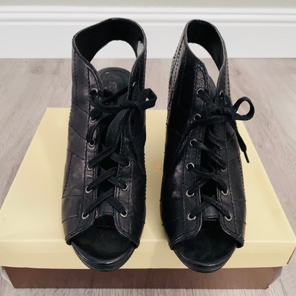 LIKE NEW Fossil Open Toe Leather Wedge Booties Sz8 - Picture 3 of 6